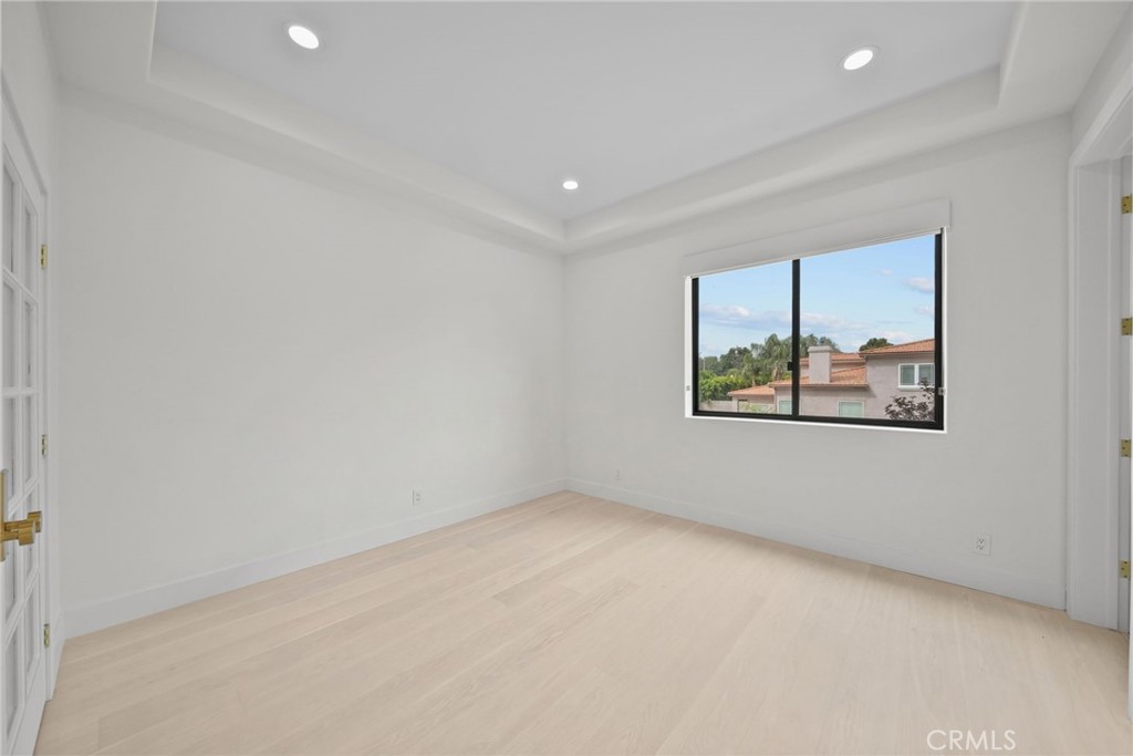 23129 Burbank Boulevard Property Photo 21