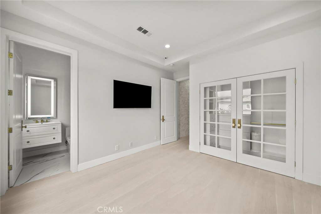 23129 Burbank Boulevard Property Photo 22