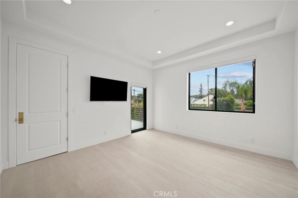 23129 Burbank Boulevard Property Photo 24
