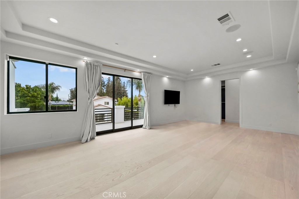 23129 Burbank Boulevard Property Photo 29