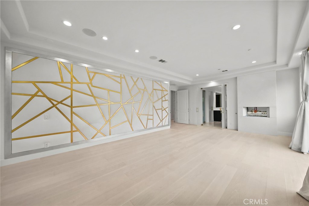23129 Burbank Boulevard Property Photo 31