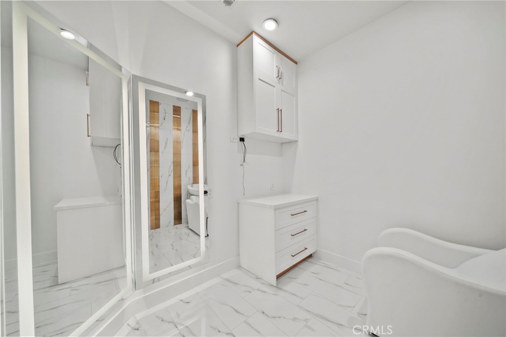23129 Burbank Boulevard Property Photo 35