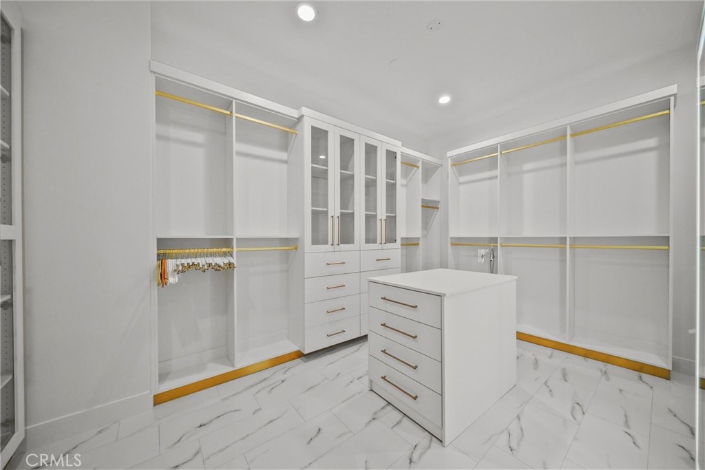 23129 Burbank Boulevard Property Photo 37
