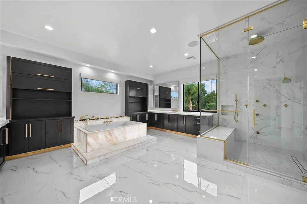 23129 Burbank Boulevard Property Photo 40