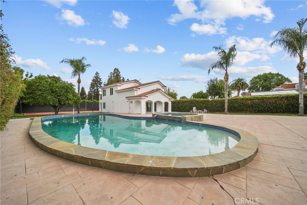 23129 Burbank Boulevard Property Photo 46
