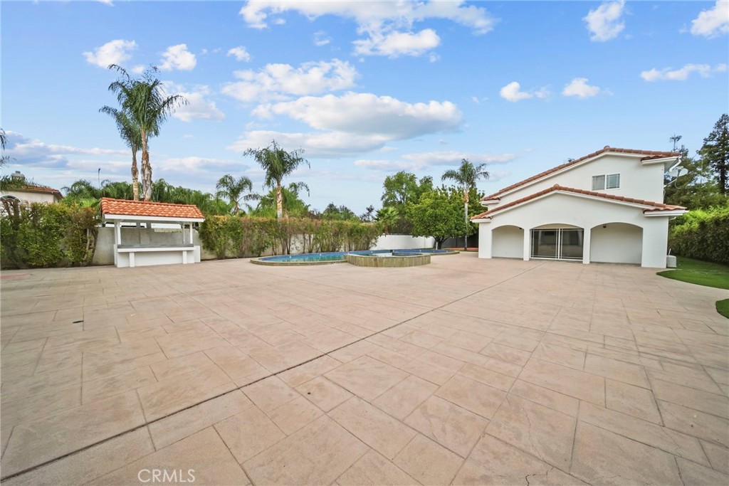 23129 Burbank Boulevard Property Photo 50
