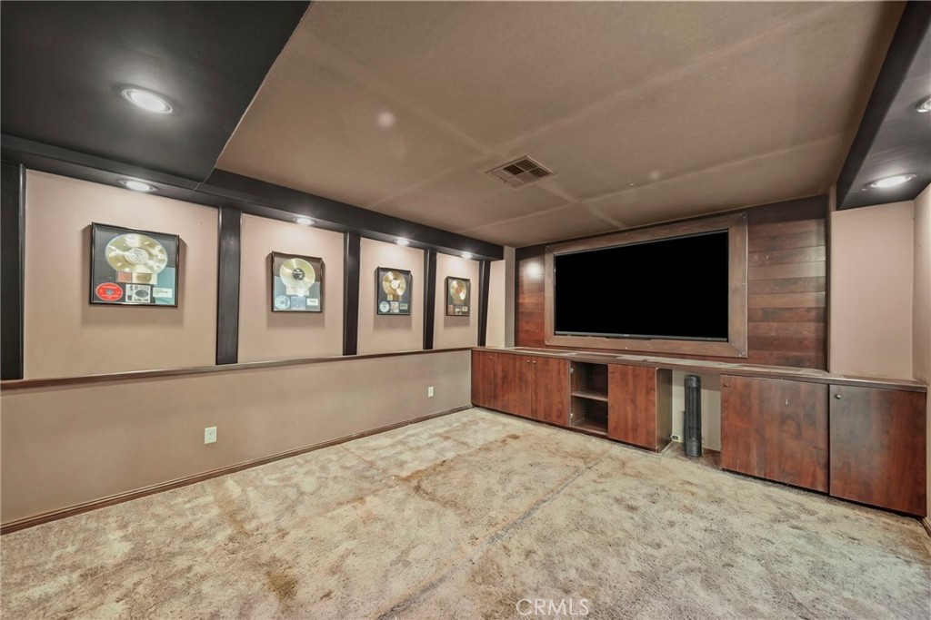 23129 Burbank Boulevard Property Photo 59