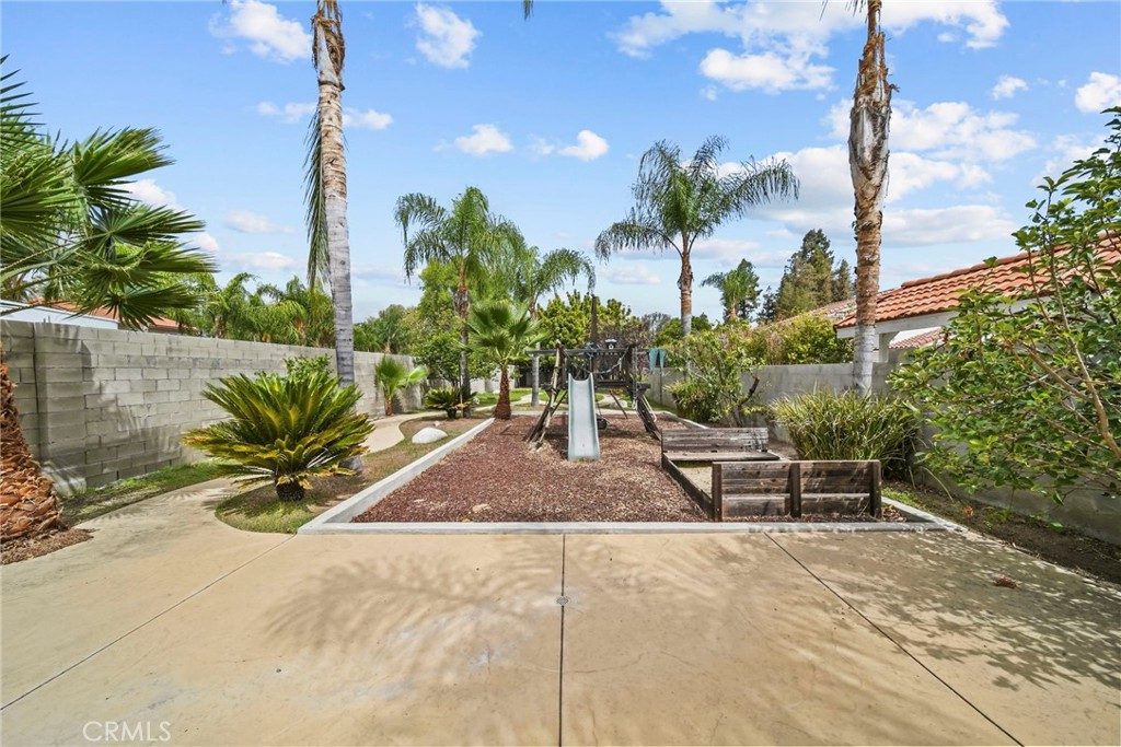 23129 Burbank Boulevard Property Photo 61