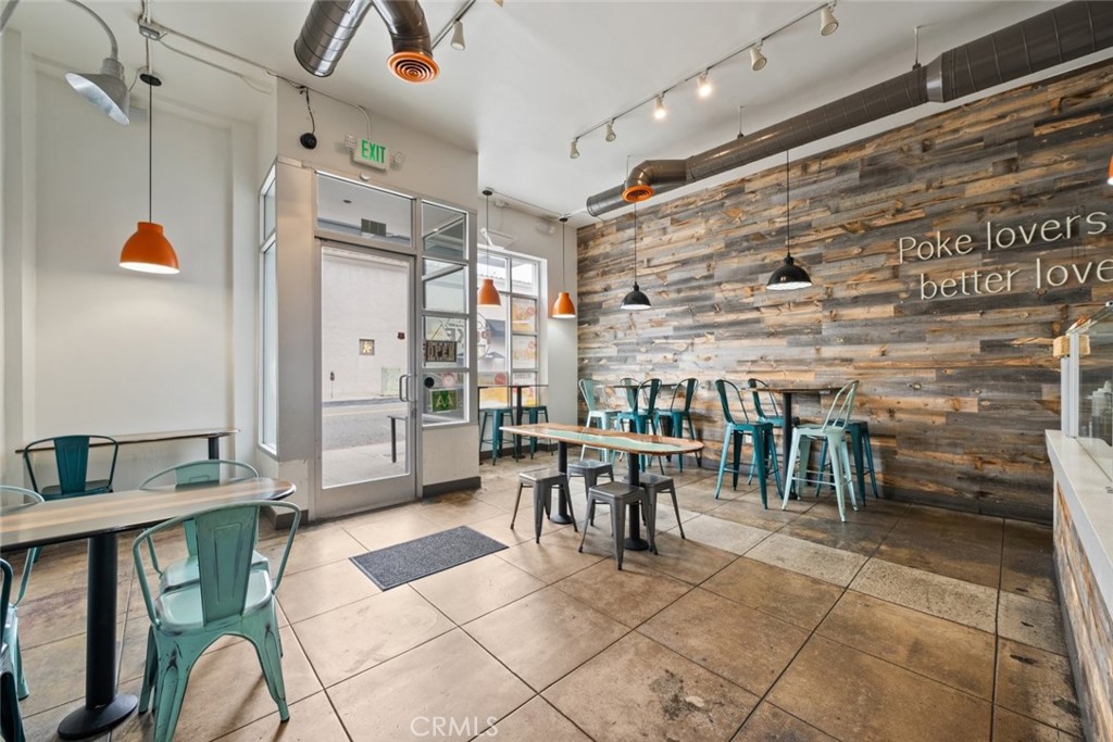 106 W California Avenue Property Photo 15