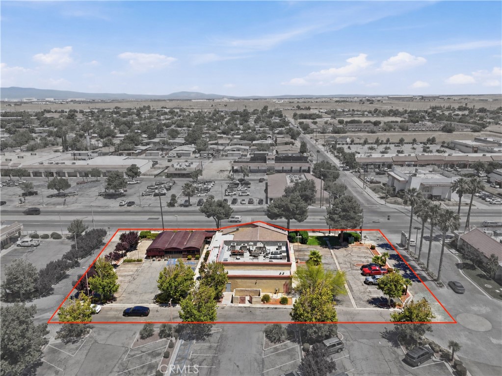 2162 E Palmdale Boulevard Property Photo 3