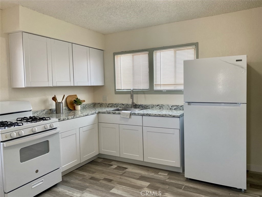 118 E Gardena Property Photo 1