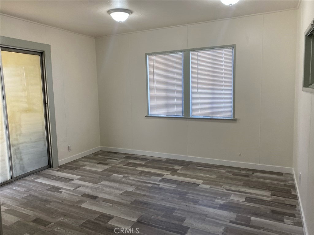 118 E Gardena Property Photo 6
