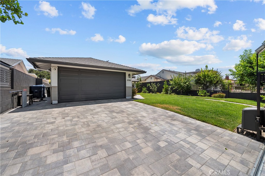 6946 Alcove Property Photo 3