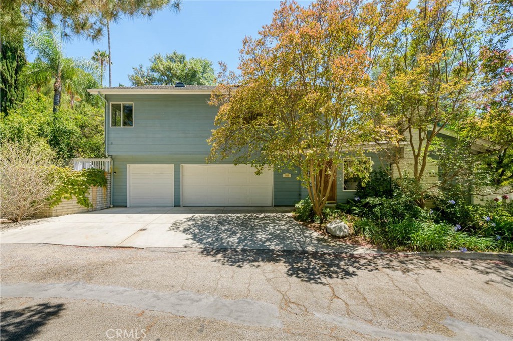 5065 Casa Drive Property Photo 1