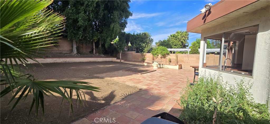 19957 Lorne Property Photo 7