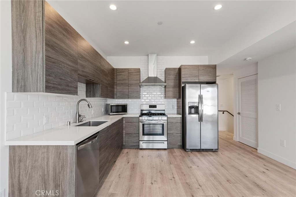 1545 S Fairfax Property Photo 18