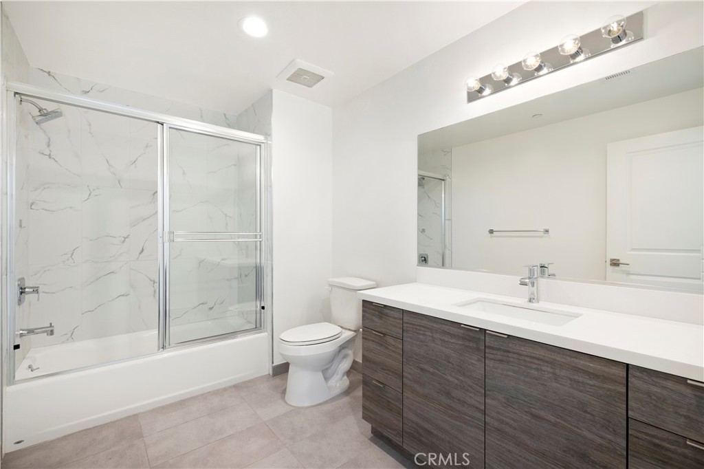 1545 S Fairfax Property Photo 32