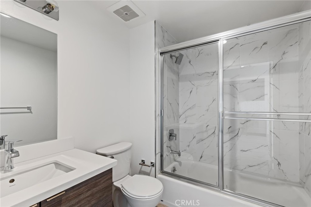 1545 S Fairfax Property Photo 33