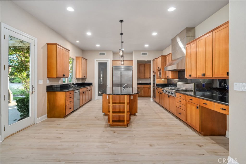 2020 W Avenue N Property Photo 22