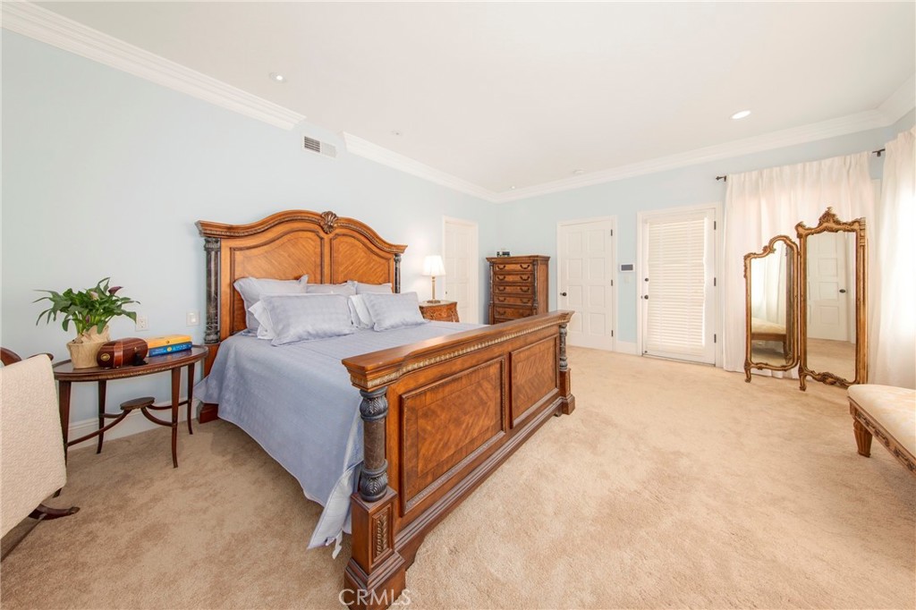 3546 Dixie Canyon Property Photo 8