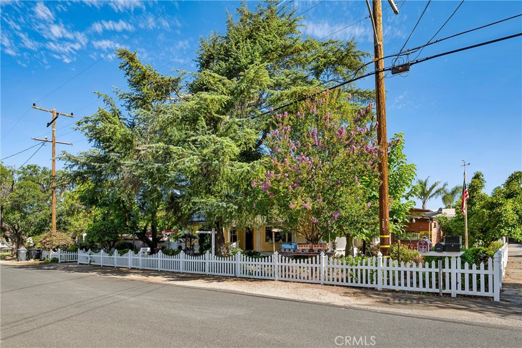 4241 Eve Property Photo 9