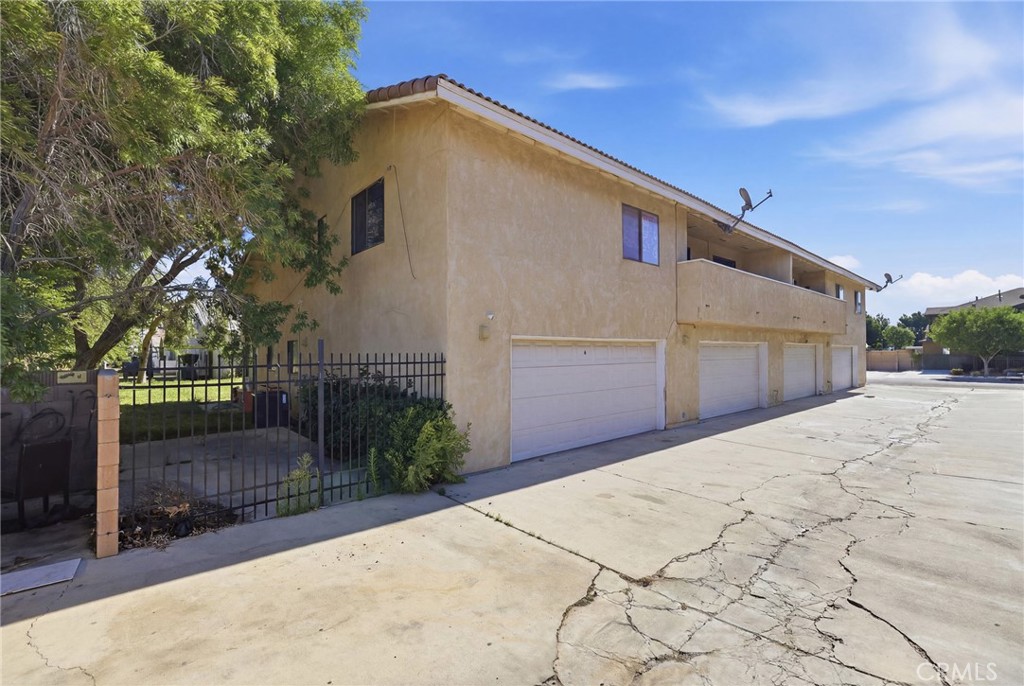 43731 8th Street E Property Photo 5