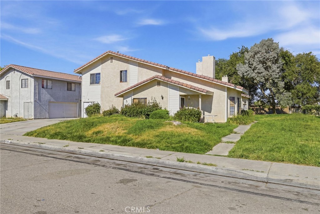 43731 8th Street E Property Photo 12