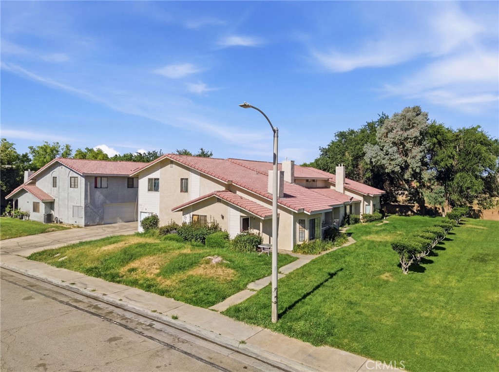 43731 8th Street E Property Photo 18