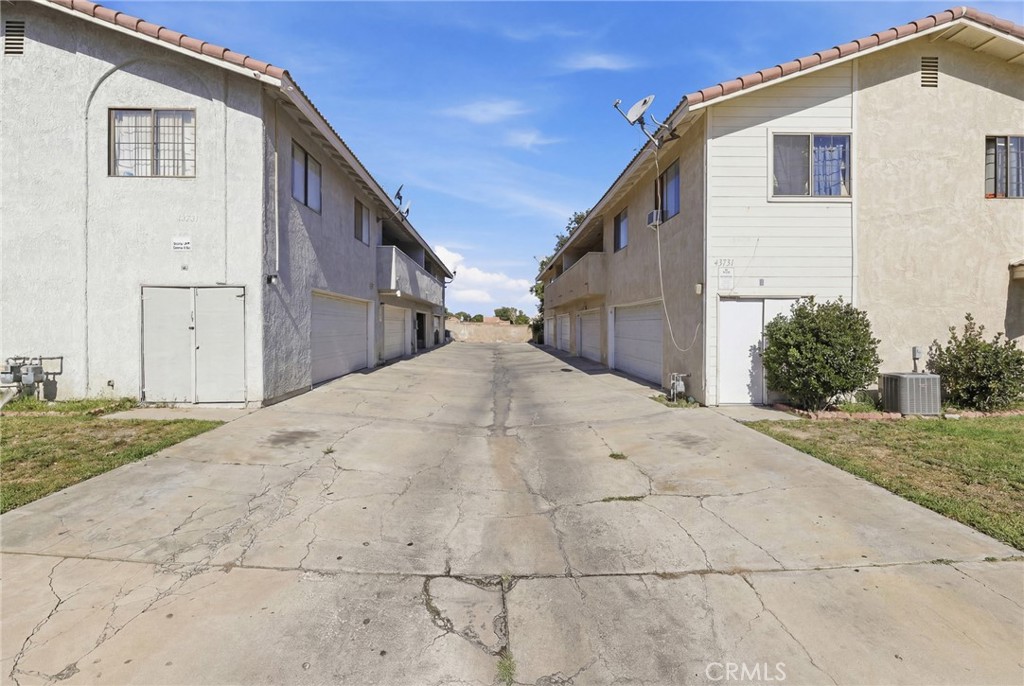 43731 8th Street E Property Photo 21
