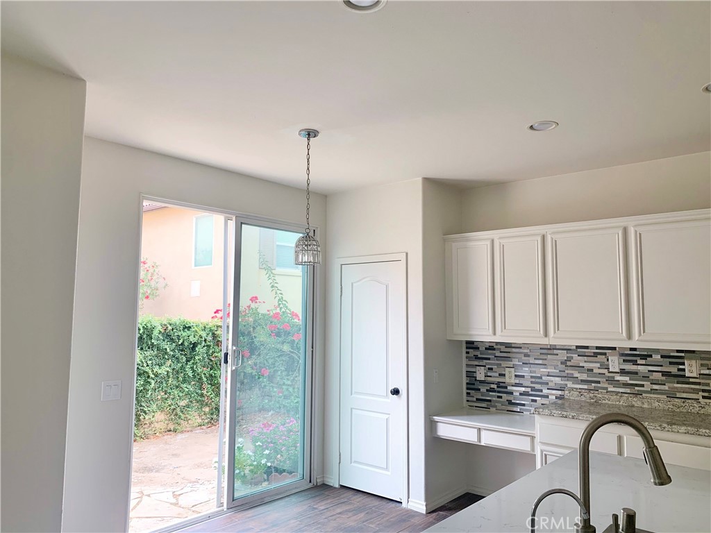 23823 Via Campana Property Photo 7