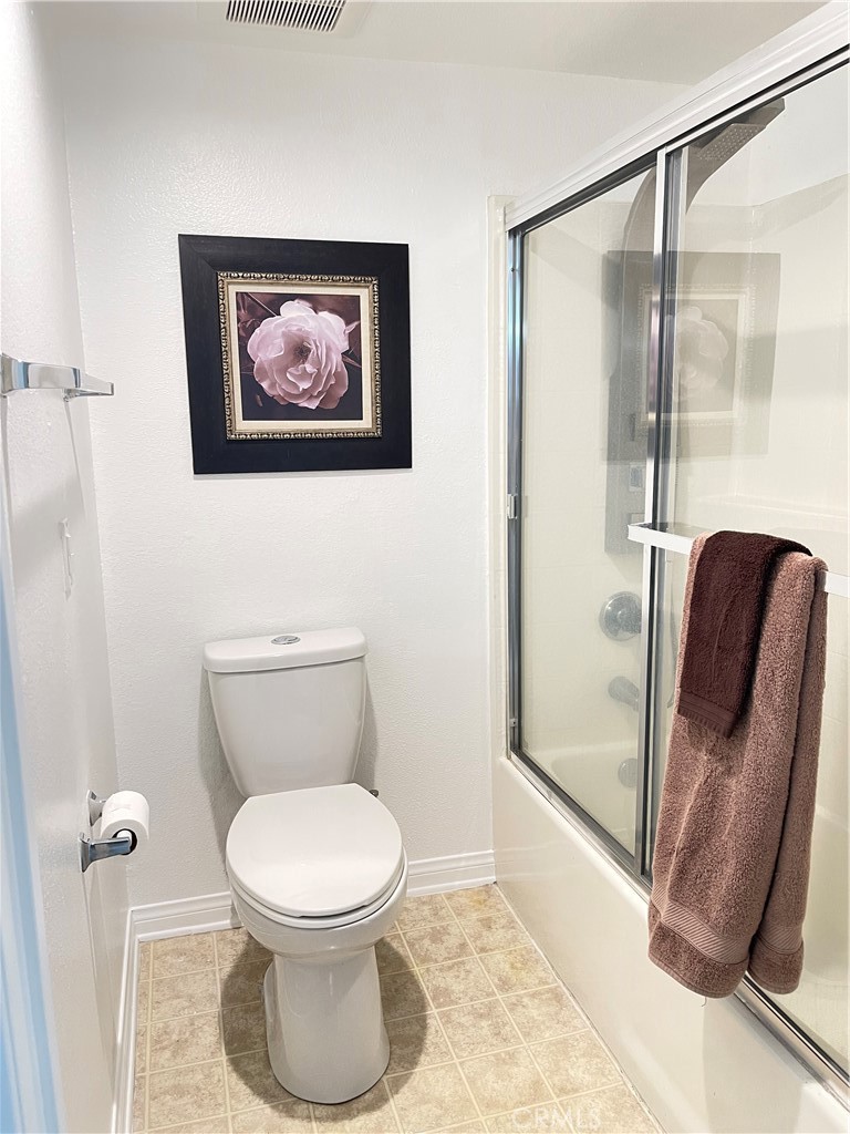 5540 Owensmouth Avenue 204 Property Photo 12