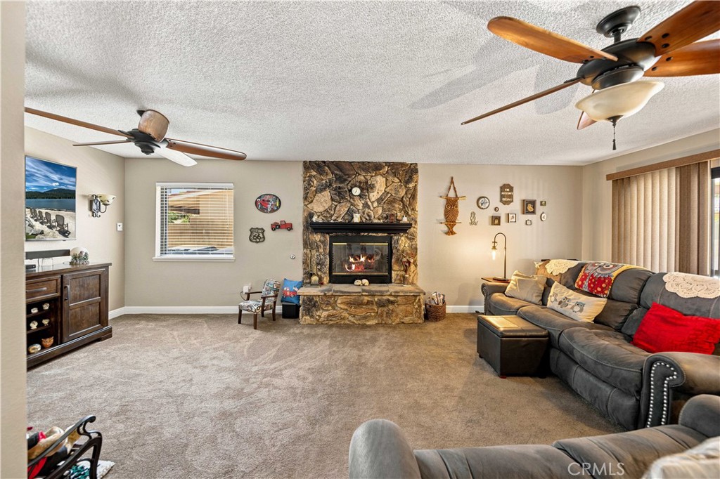 42301 Woodstone Property Photo 6