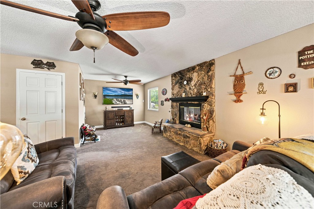 42301 Woodstone Property Photo 8