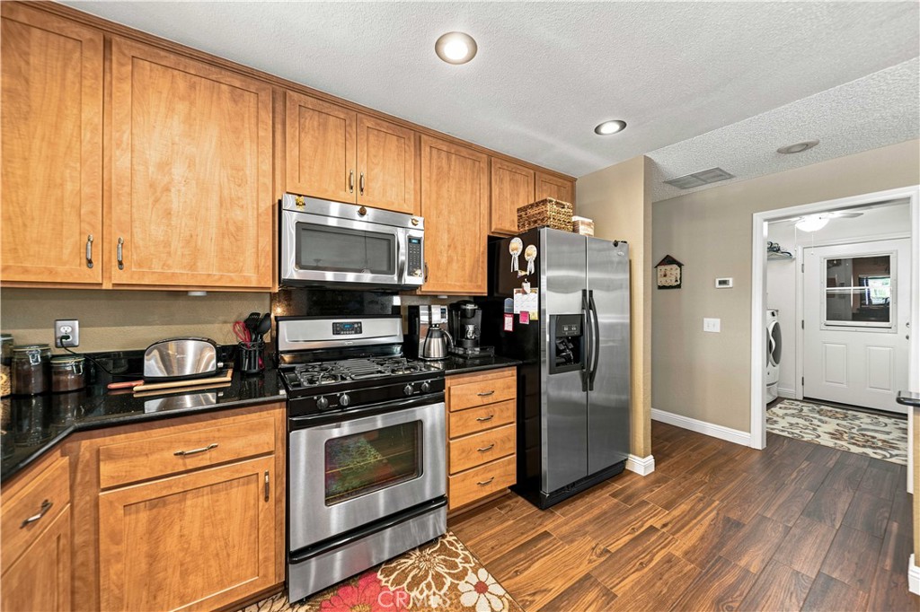 42301 Woodstone Property Photo 16