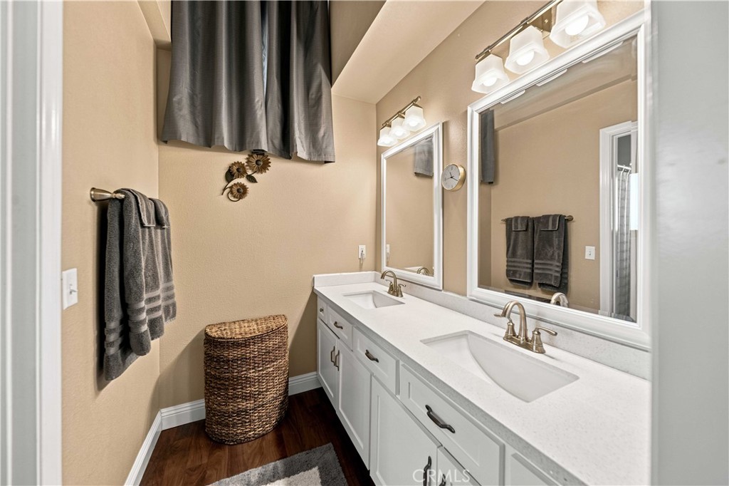42301 Woodstone Property Photo 24