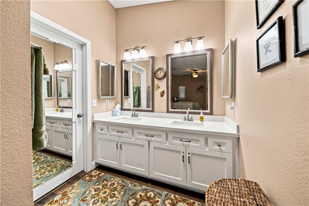 42301 Woodstone Property Photo 31
