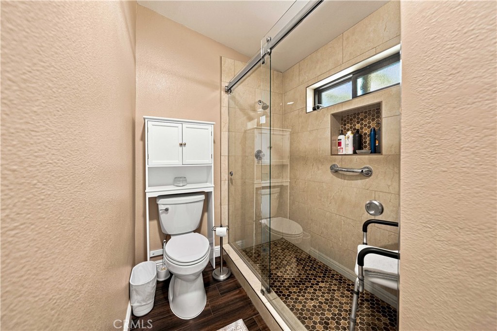 42301 Woodstone Property Photo 32