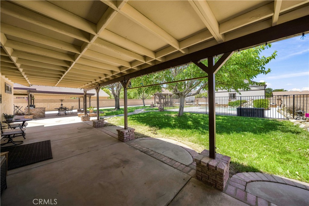 42301 Woodstone Property Photo 43
