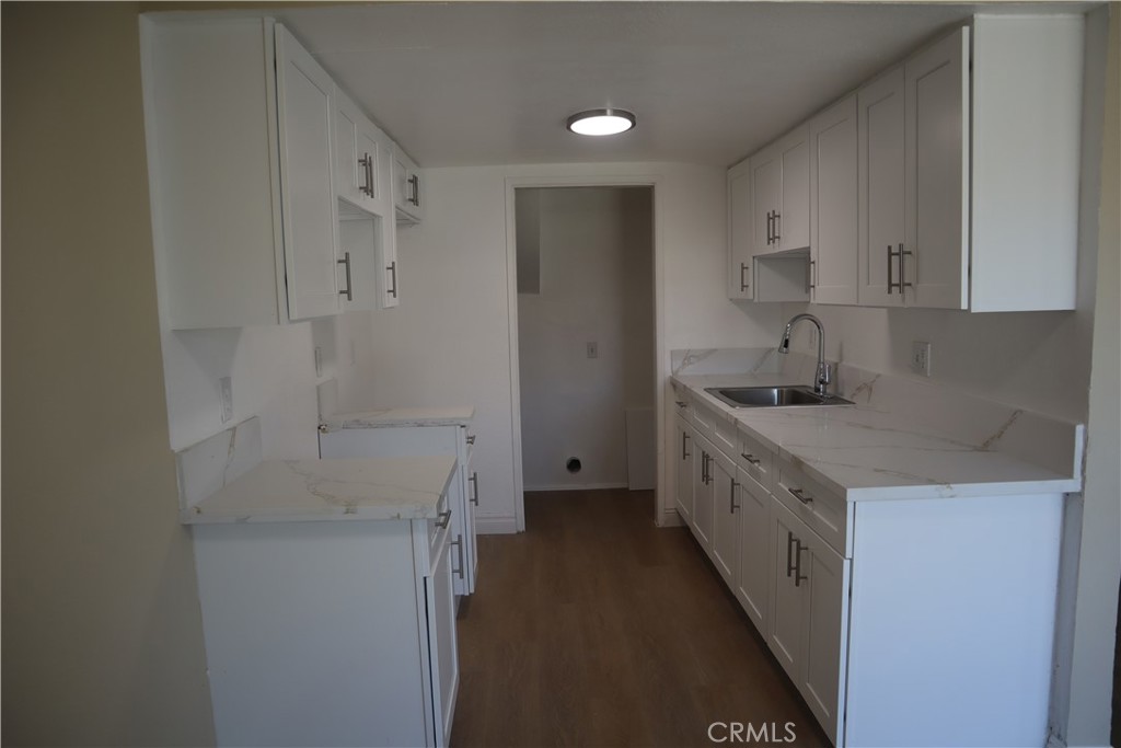 9047 Langdon 4 Property Photo 5