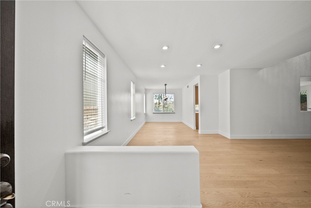 28379 Calex Dr Property Photo 3