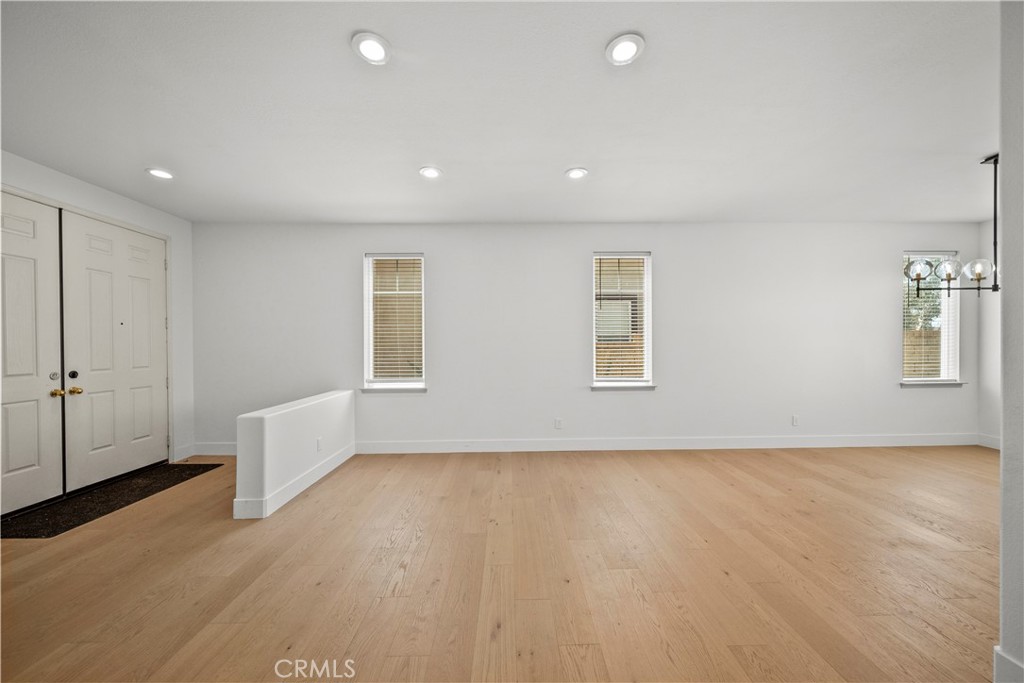 28379 Calex Dr Property Photo 5