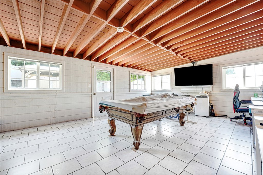 28038 Lakehurst Property Photo 11