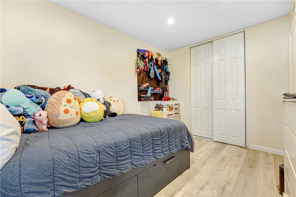 28038 Lakehurst Property Photo 16