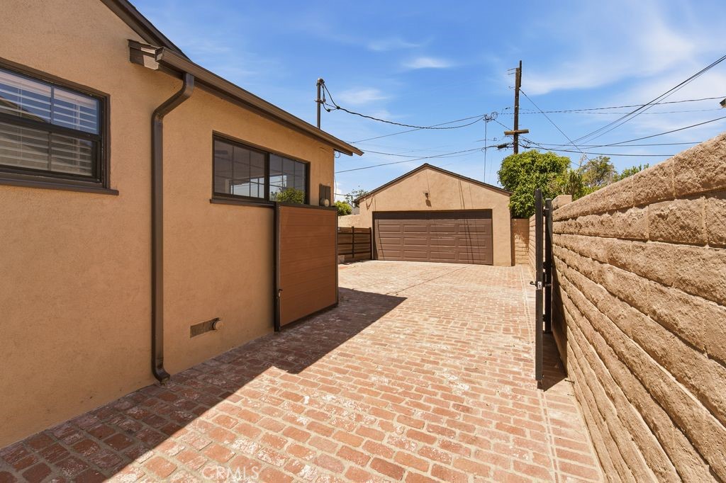 6313 Melvin Property Photo 29