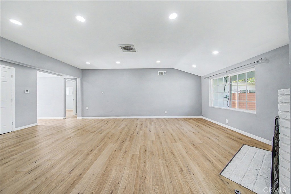 5651 Radford Avenue Property Photo 6