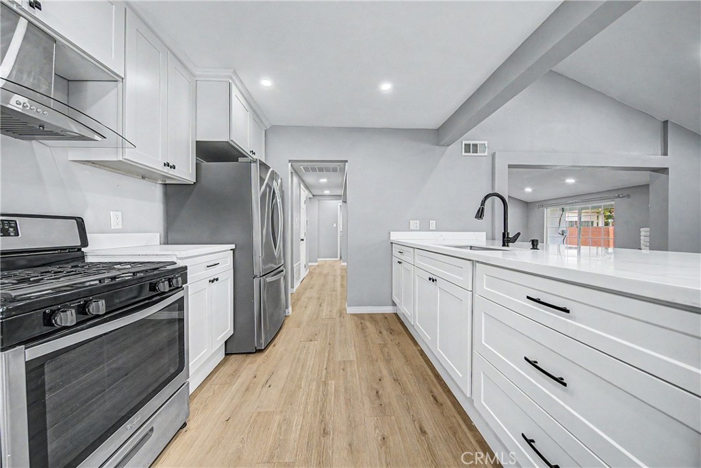 5651 Radford Avenue Property Photo 11