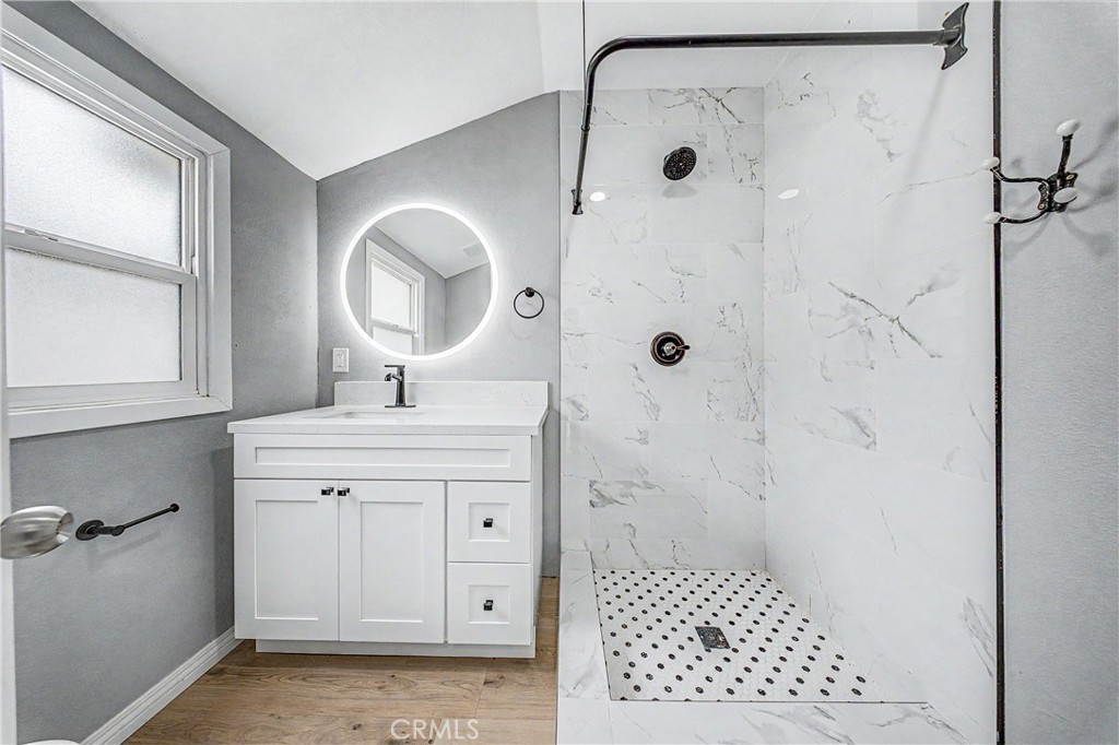 5651 Radford Avenue Property Photo 14