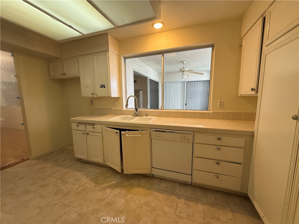14144 Dickens 310 Property Photo 7