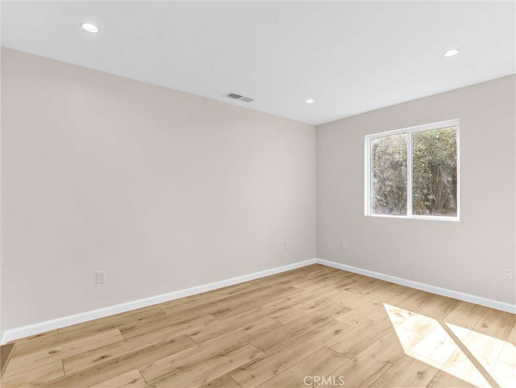 4126 E 1st Property Photo 15