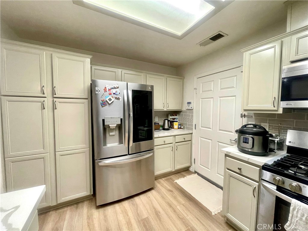 8554 Burnet Property Photo 5